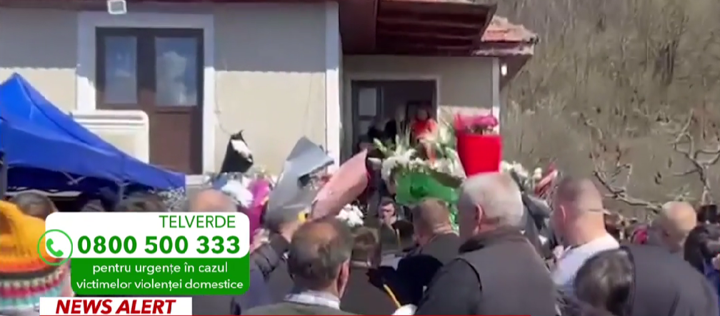 Andreea este condusă pe ultimul drum/ Sursa foto: Captură Antena 3 CNN