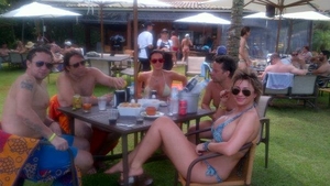 Prodanca si Reghe intra in 2013 in costum de baie, la plaja