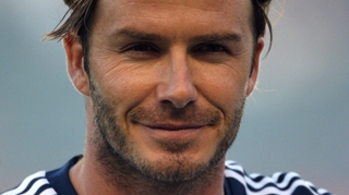 David Beckham se tunde singur: "Nu dau bani pe asa ceva"