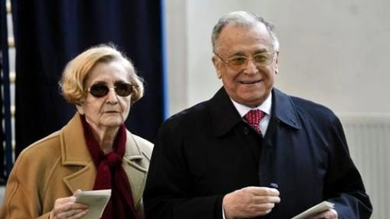 Nu mai poate merge decât ajutată de SPP-işti! Imagini tulburătoare cu Fosta Primă Doamnă a României