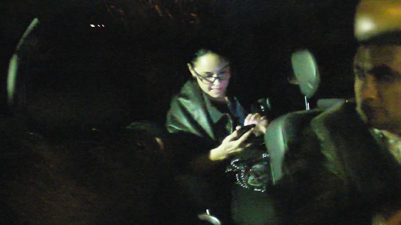 Soferul Andreei Marin a mers cu 160 km/h si a trecut pe rosu, iar bodyguarzii au atacat jurnalistii!