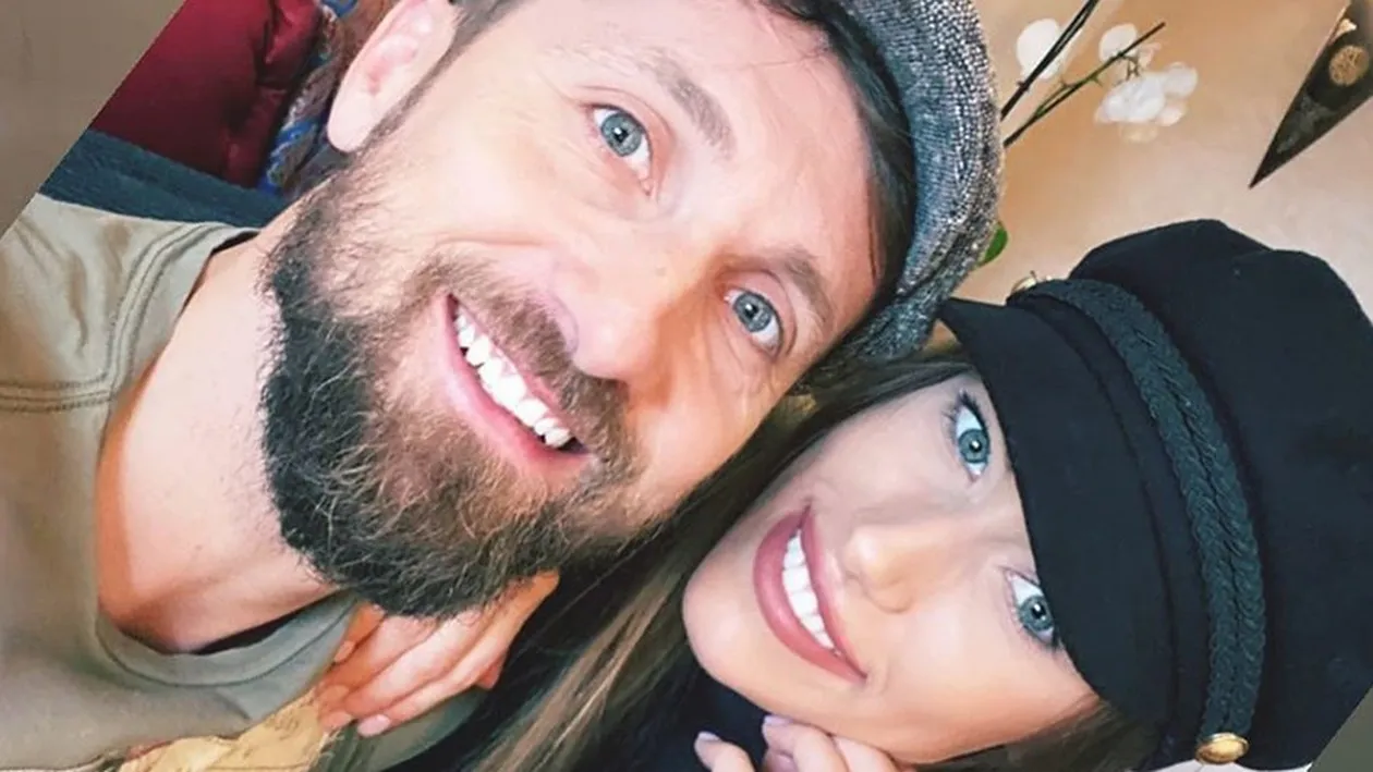 Detaliul observat de fani după ce Dani Oțil a postat această fotografie cu iubita lui: Amândoi aveți...