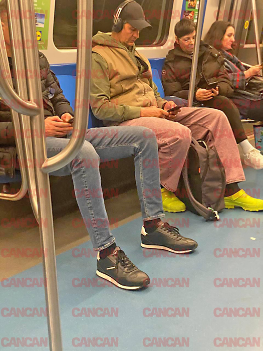 Cum a fost surprins Tudor Chirilă în metrou? Oamenii și-au dat coate când l-au văzut