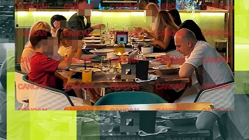 Apariție rară a celebrului Rareș Bogdan alături de familie! Cum au petrecut la un super-restaurant din Capitală!
