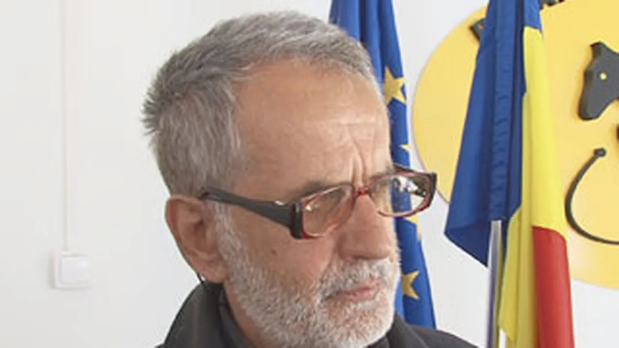 Madalina Manole a primit titlul de cetatean de onoare al Ploiestiului! La eveniment au fost prezenti tatal ei si fostul sot, care s-au intepat!