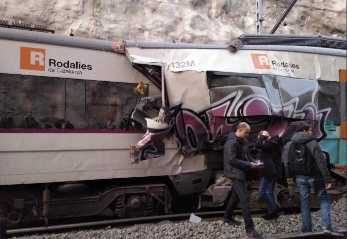 Grav accident feroviar în Spania. S-au ciocnit două trenuri regionale, iar bilanțul este tragic