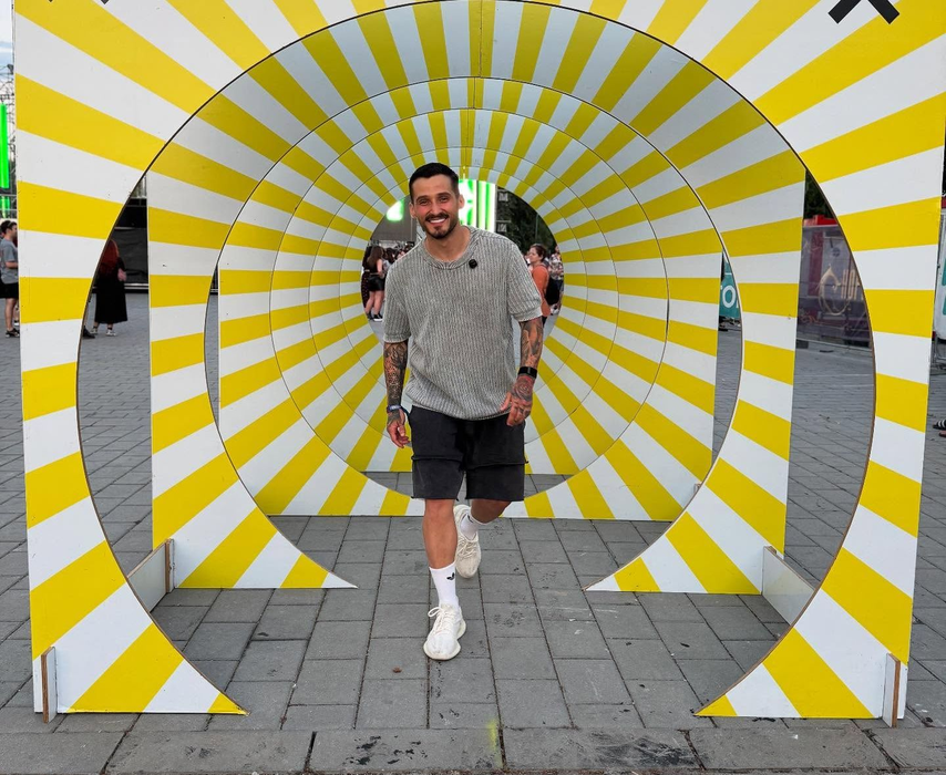 Cum arată acum Radu Constantin, fostul iubit al Otnielei Sandu. Sursa foto: Instagram