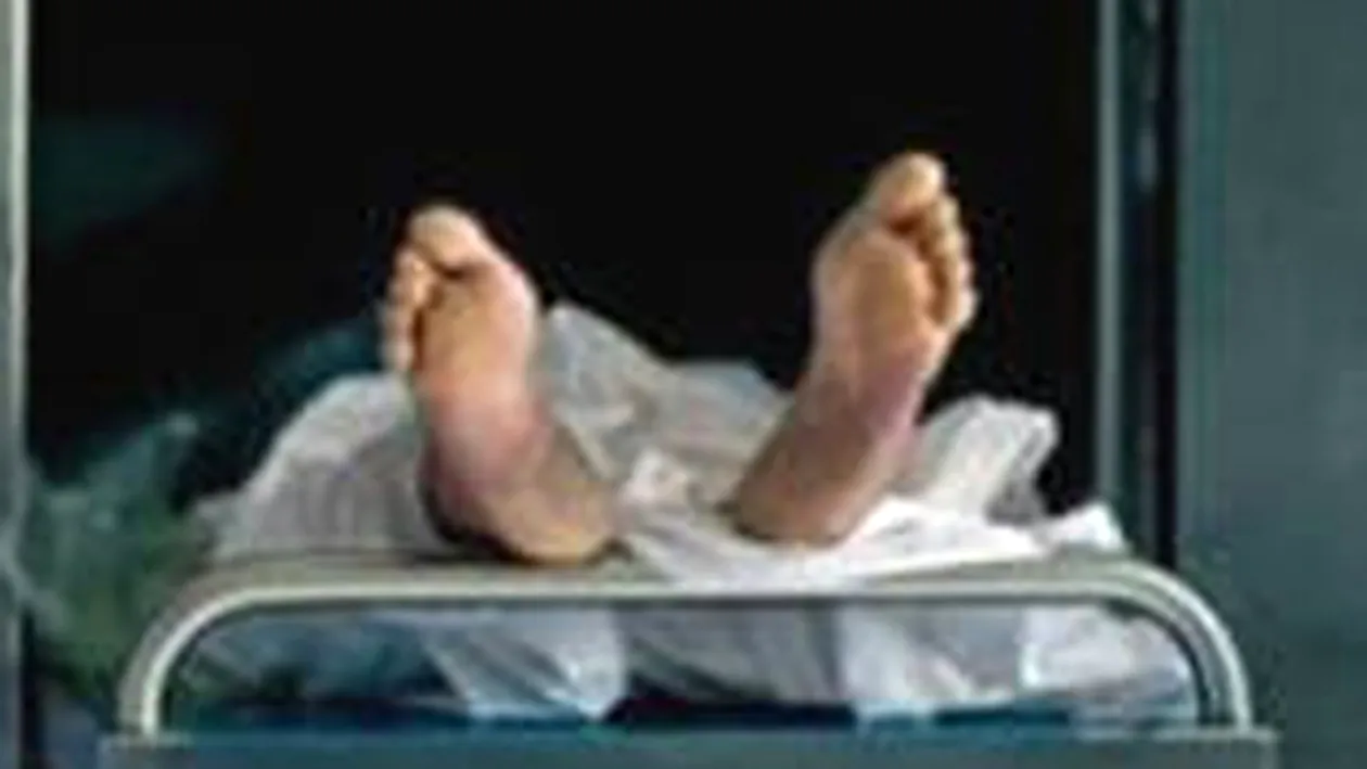 Cadavrul unui barbat din Iasi, gasit in stare avansata de putrefactie in garsoniera sa