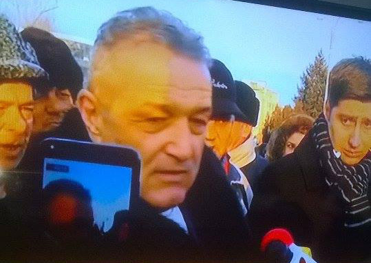 GIGI BECALI a ajuns în Piaţa Victoriei printre protestatari! Ce a declarat acesta