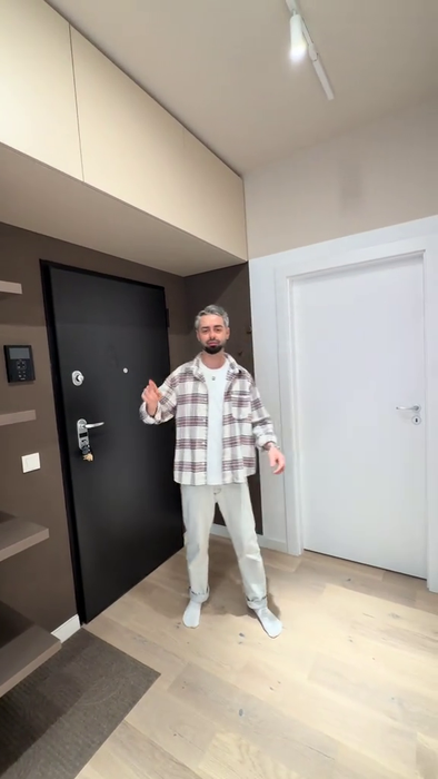 Cum arată apartamentul Alexandrei și al lui Radu Bucălae. Ce aparat au ales să ‘ascundă’ în mobila din bucătărie, deși îl folosesc zilnic