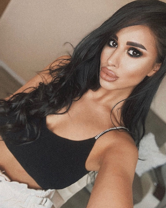 Larisa, „păpușica” sexy a Instagramului