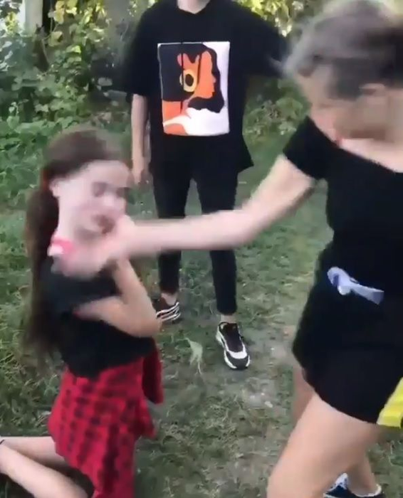 Cristina Ich a izbucnit în plâns când a văzut imaginile cu tânăra de 13 ani din Târgu Jiu bătută de alți copii. Ce spune iubita lui Alex Pițurcă