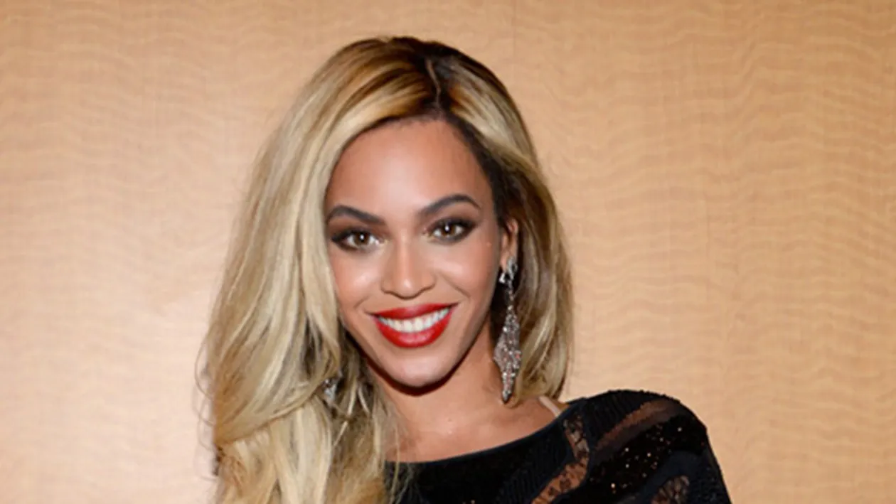 Astazi au lumea la picioare, ieri erau la munca de jos! Din ce si-au castigat vedetele existenta inainte de a deveni celebre