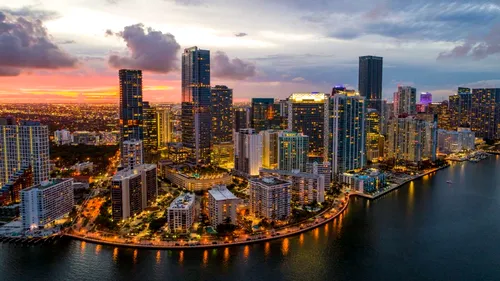 Miami, considerat „noul Wuhan”. Au fost confirmate până acum peste 64.000 de persoane infectate cu COVID-19