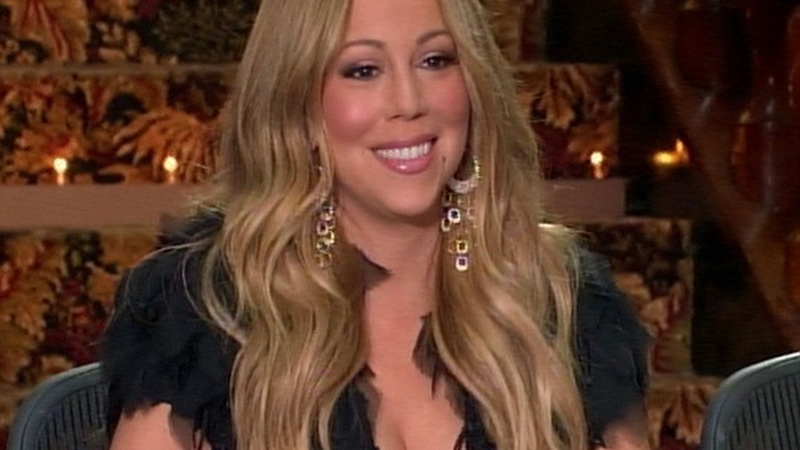 Fanul isteric al artistei Mariah Carey plânge când o vede, apoi şochează juriul de la American Idol cu vocea lui!