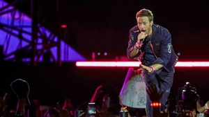 Directorul unei mari companii de tech, surprins în timp ce își înșela soția cu o colegă la concertul Coldplay. Liderul trupei i-a dat în vileag fără să vrea!