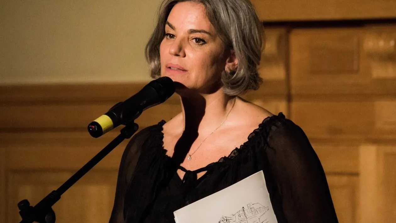 Maia Morgenstern, primele declarații despre oamenii care se roagă la chipul ei într-o catedrală din Columbia. Pe pereții lăcașului sunt poze cu actrița