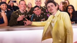Cele mai neinspirate ținute de la Premiile Oscar 2025. Aparițiile care au lăsat de dorit