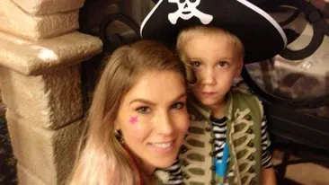 Cât de mare s-a făcut băieţelul CORINEI BUD! Fanilor nu le-a venit să creadă când au văzut schimbarea