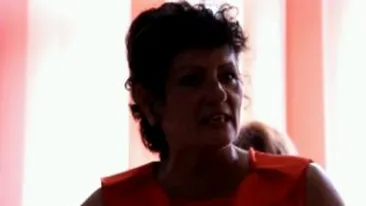 VIDEO Dialog halucinant intre o invatatoare si elevii ei! Ce s-a auzit in sala de clasa intrece orice imaginatie! Parca esti o oala de noapte! Te scremi cand vorbesti, stai in genunchi!