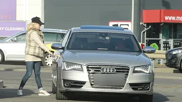 Am filmat-o ”în acţiune” pe… înfierbântata Jasmine! Fosta logodnică a lui Leo de la Strehaia a ”violat” un bărbat timid în maşina lui!