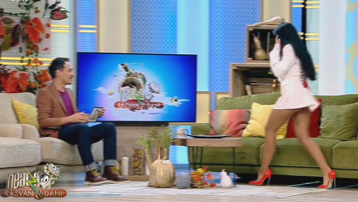 Gafă uriașă în direct la Antena 1! Rochia Elenei Ionescu s-a ridicat și s-a văzut tot, la Neatza cu Răzvan și Dani