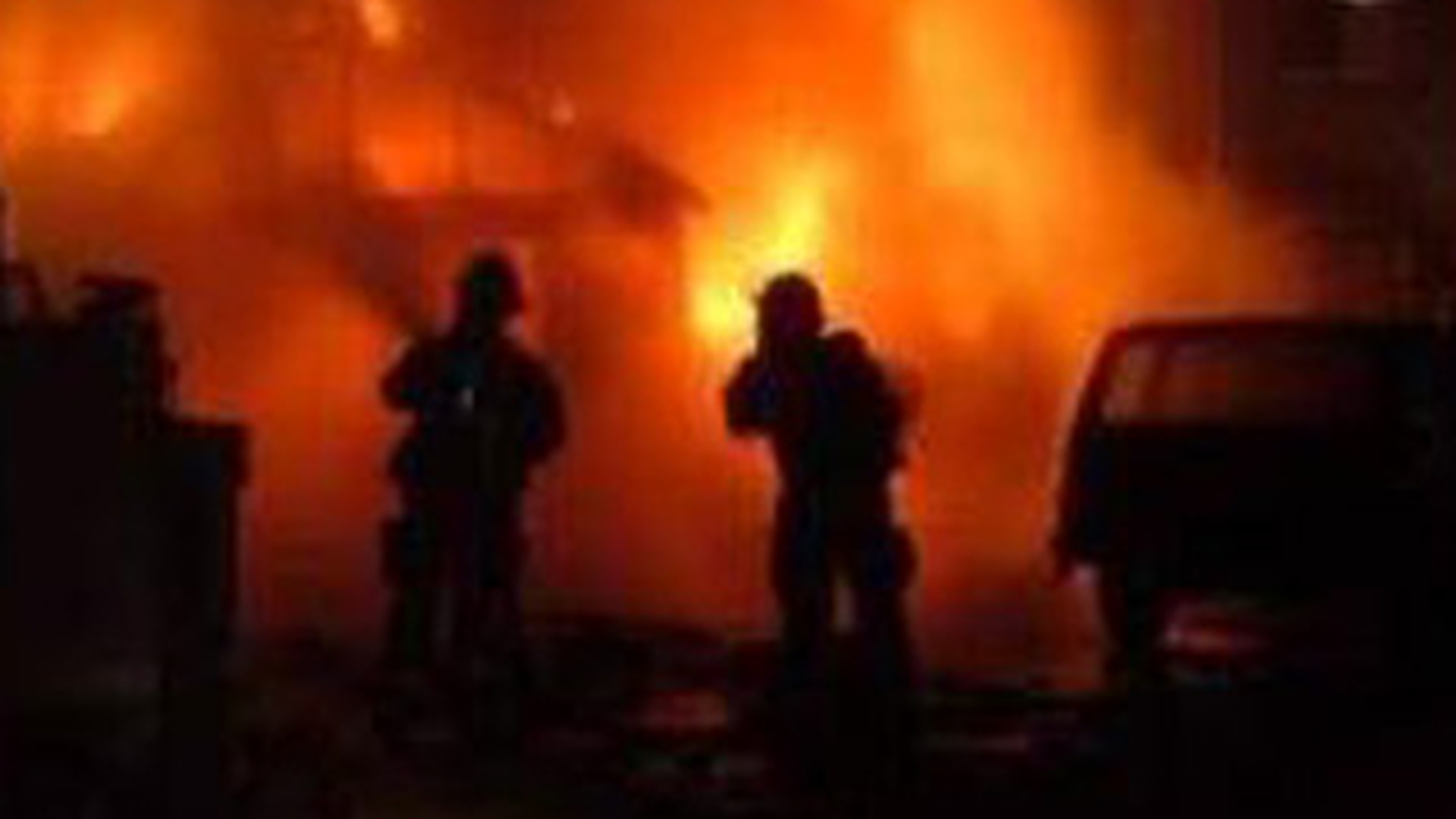 Doua surori de 2 si 4 ani au murit dupa ce au ramas blocate intr-o casa care ardea!