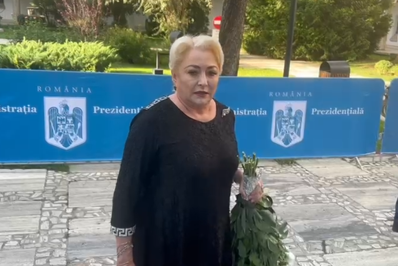 Cum a apărut Viorica Dăncilă la priveghiul lui Ion Iliescu? Toate privirile s-au întors către ea