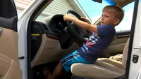 Un copil de 13 ani din Huși a furat mașina familiei și a demarat în mare viteză. Ireal unde a fost prins de polițiști