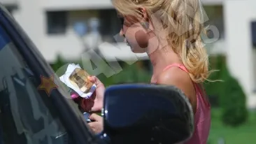 Marina Dina o copiaza pe Simona Sensual!  Cu extensiile la vedere