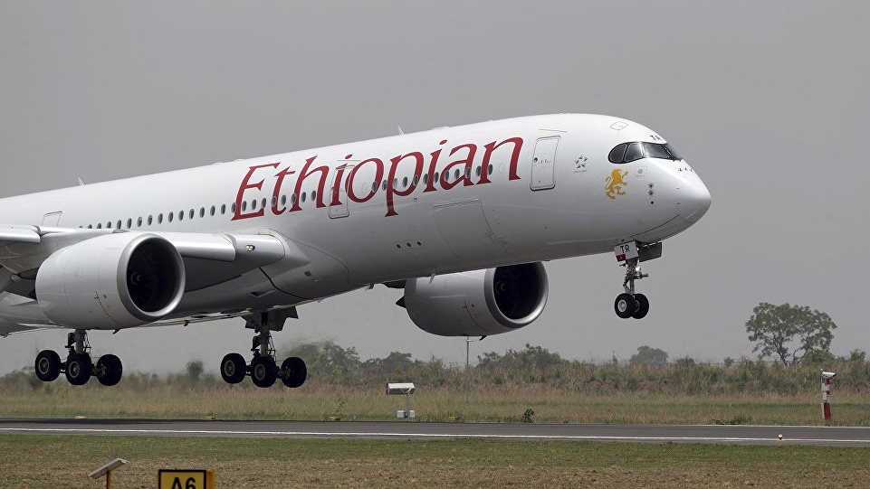 Boeing suspendă zborurile avioanelor 737 Max în întreaga lume, după deciziile luate de Uniunea Europeană şi SUA