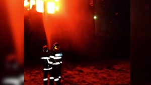 Incendiu în Brașov! O pensiune a fost distrusă
