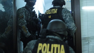 Bătaie cu săbii între două clanuri în centrul Capitalei, după o tamponare în trafic!