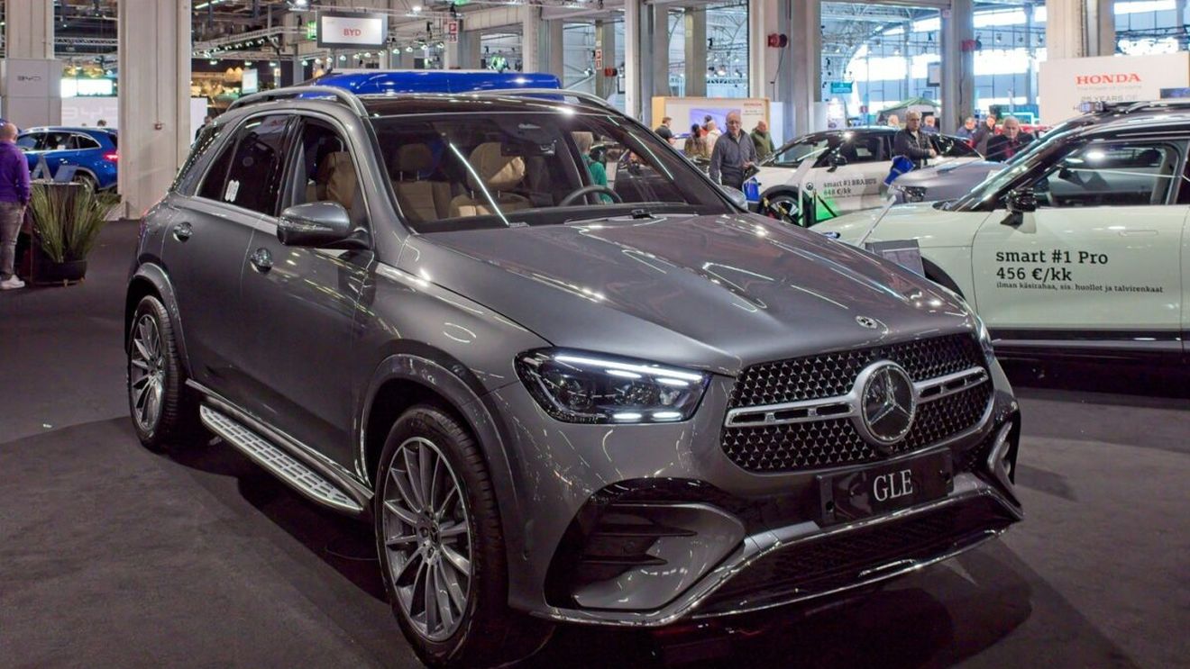 A cumpărat un Mercedes GLE 400 în valoare de 100.000 de euro, dar a simțit miros de ars la condus. Ce a descoperit mecanicul