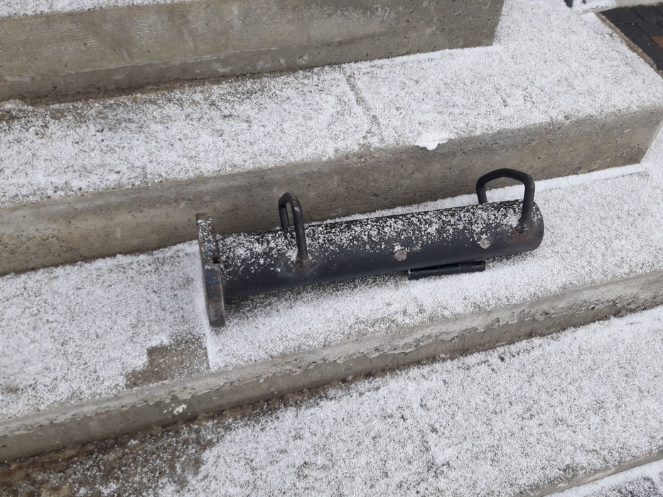 Un poliţist din Suceava este în comă, după ce a fost atacat cu sabia în timpul unor percheziţii!