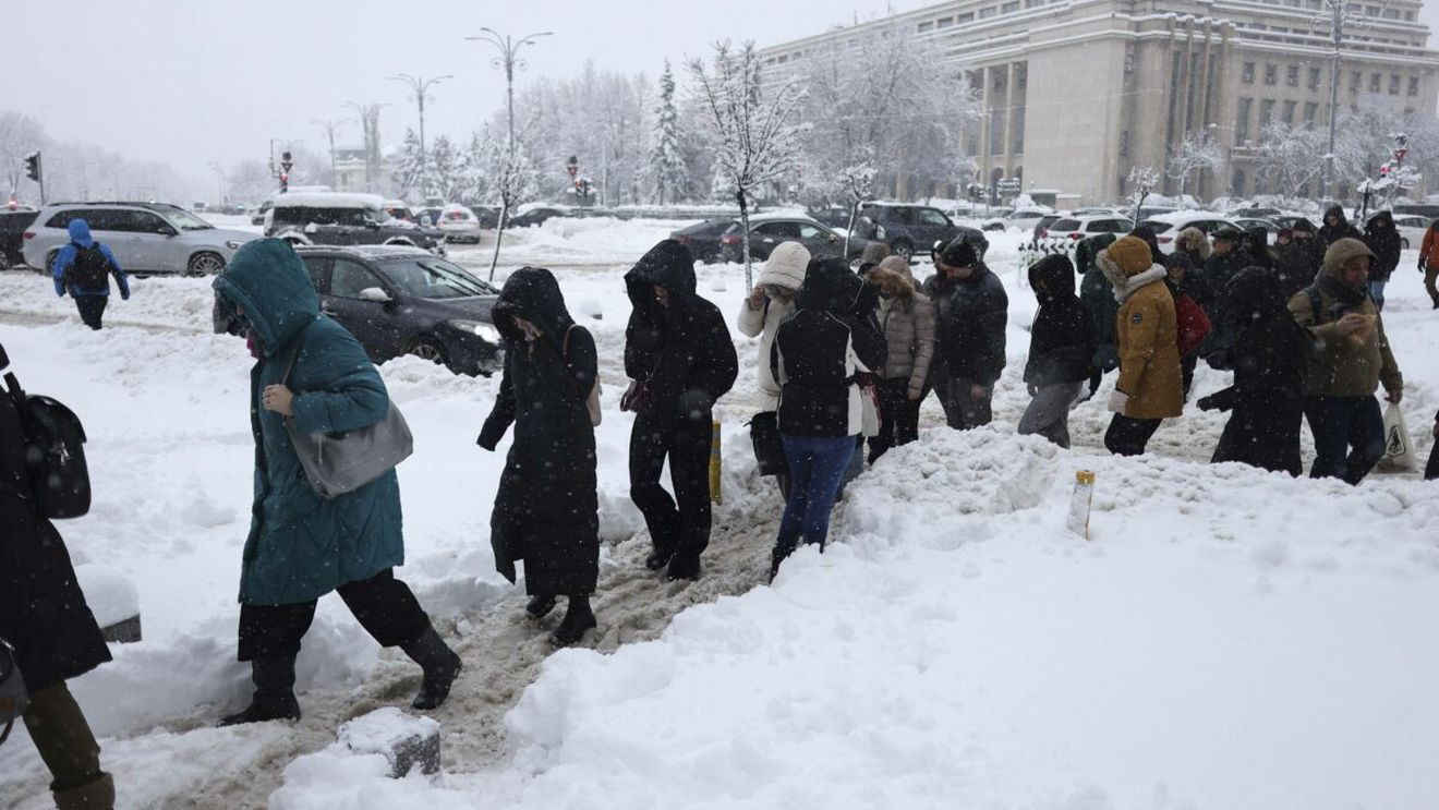 Când se opresc ninsorile în România, potrivit ANM. Peste câte zile vor crește temperaturile în termometre