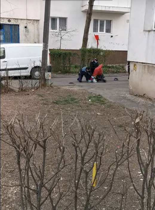Un angajat al Primăriei Bacău a fost încătușat! Ce nereguli au descoperit polițiștii în declarația pe propria răspundere