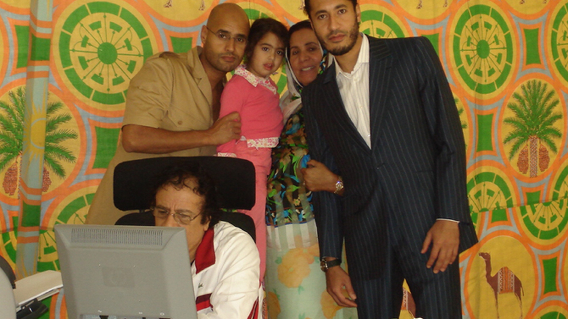 Gaddafi, monstrul imblanzit de nepoti