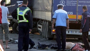 ACCIDENT pe A2: Un copil de 5 ani şi părinţii săi au murit, fraţii copilului au fost grav răniţi