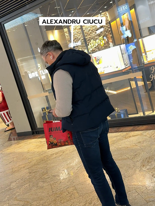 Alexandru Ciucu, la cumpărături în mall