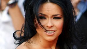 VIDEO. Inna si-a pus la bataie toate atuurile fizice pentru piesa cu J. Balvin. Asculta aici melodia "Cola Song"
