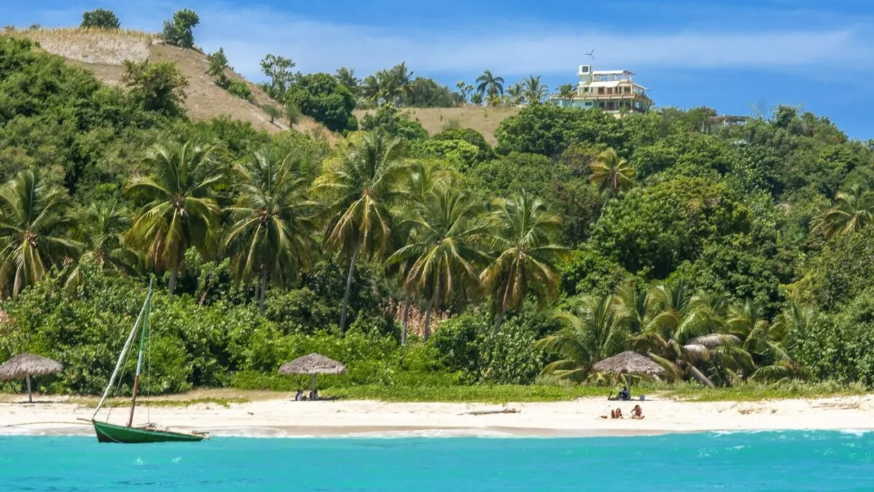 Sfârșit tragic pentru o pensionară. A plecat într-o croazieră de lux și a fost uitată pe o insulă tropicală