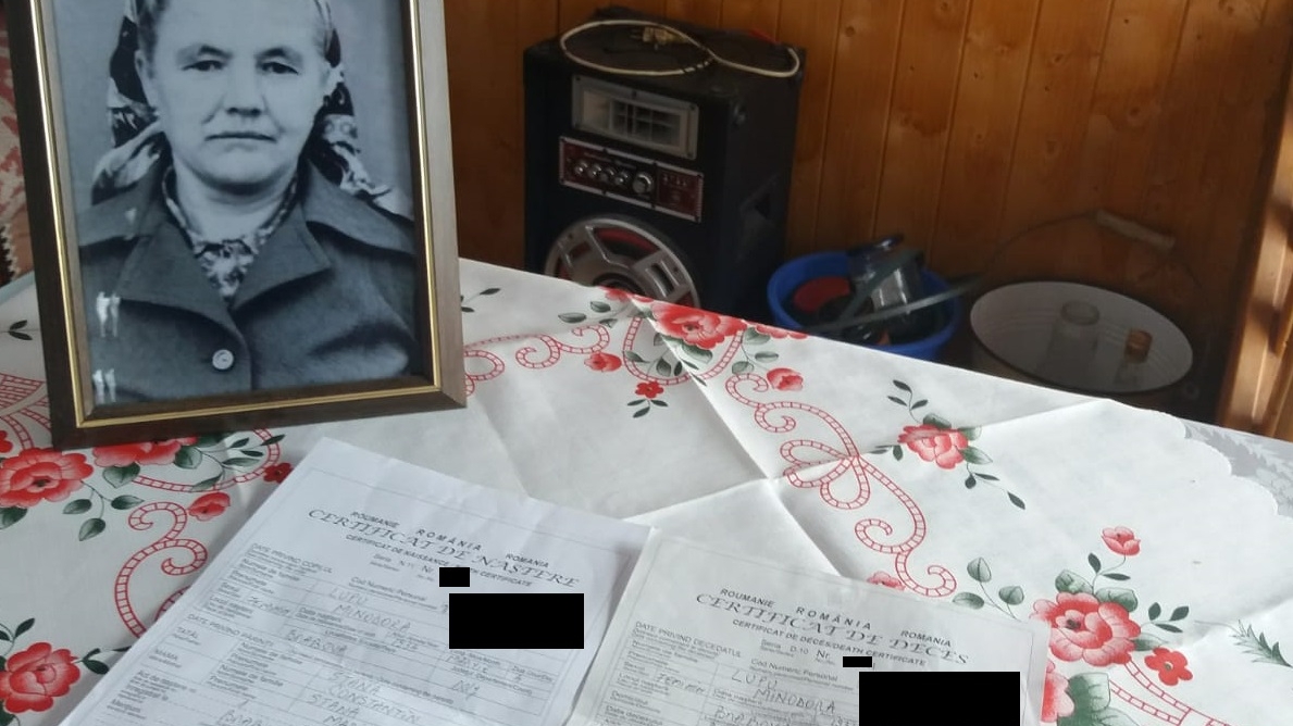 Incident halucinant într-o comună din Dolj. Au cerut certificat de deces pentru o bătrână care tocmai murise şi au primit certificat de naştere