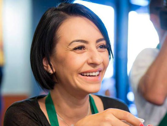 Cum arăta Giulia Anghelescu înainte să fie "atinsă" de bisturiu? Cântăreața s-a transformat, dar și-a asumat fiecare intervenție "bifată"!