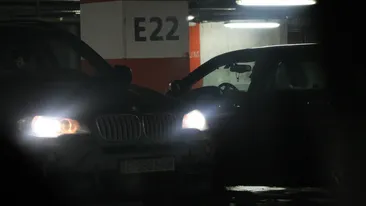 Impreuna, dar separati. Andreea Mantea si Stefan Stan se comporta ciudat. Ies in oras fiecare cu masina lui