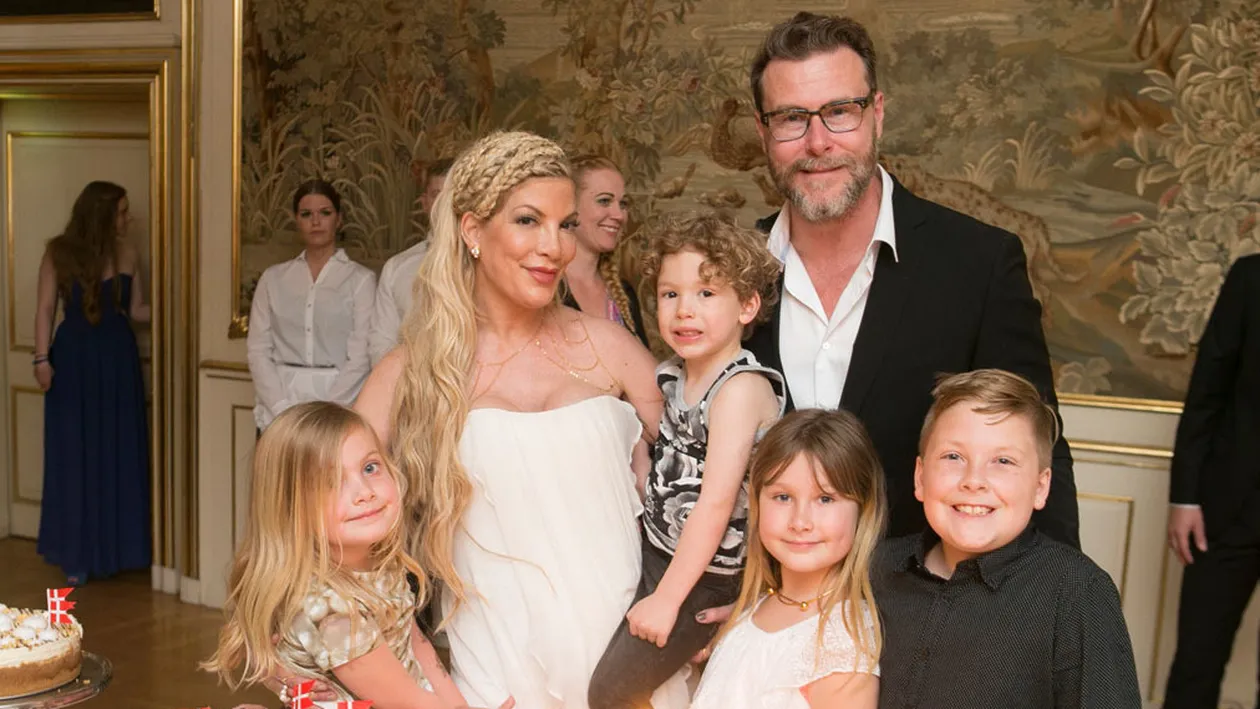 Celebra actriţă TORI SPELLING a dat marea veste! E din nou însărcinată: „Nu mă aşteptam…“