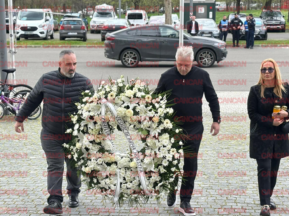 Politicieni, foști jucători și sute de fani își iau rămas bun de la Mircea Lucescu. Ultima zi de omagiu pe Arena Națională
