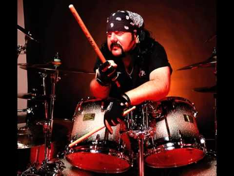 Tragedie în muzică. Vinnie Paul, fostul baterist al trupei Pantera, a murit la 54 de ani!
