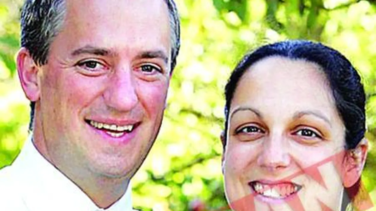 A nascut in timp ce-si servea oaspetii