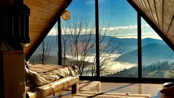 Orașul din România în care o cabană la munte se vinde cu doar 5.750€ acum, în iunie 2026